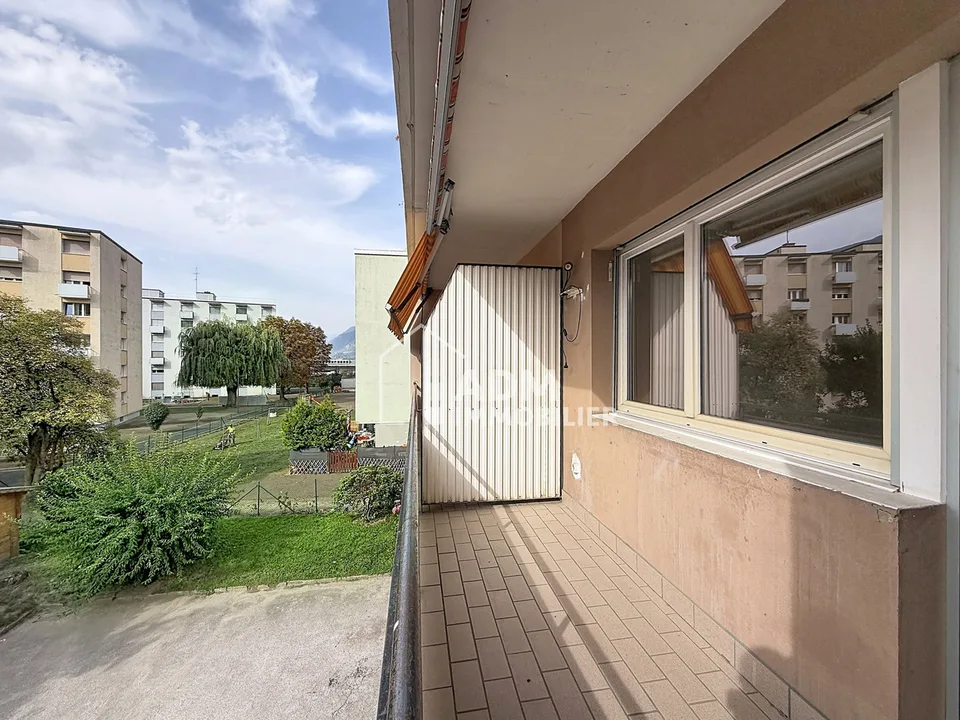 Appartement de 3.5 pièces avec deux places de parc