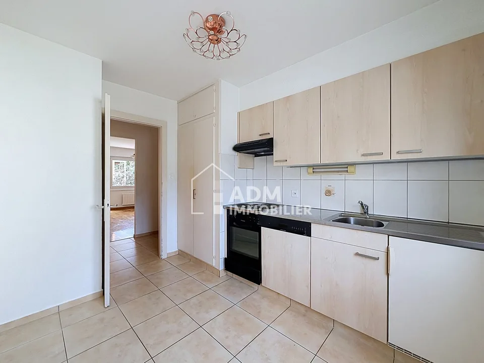 Appartement de 3.5 pièces avec deux places de parc