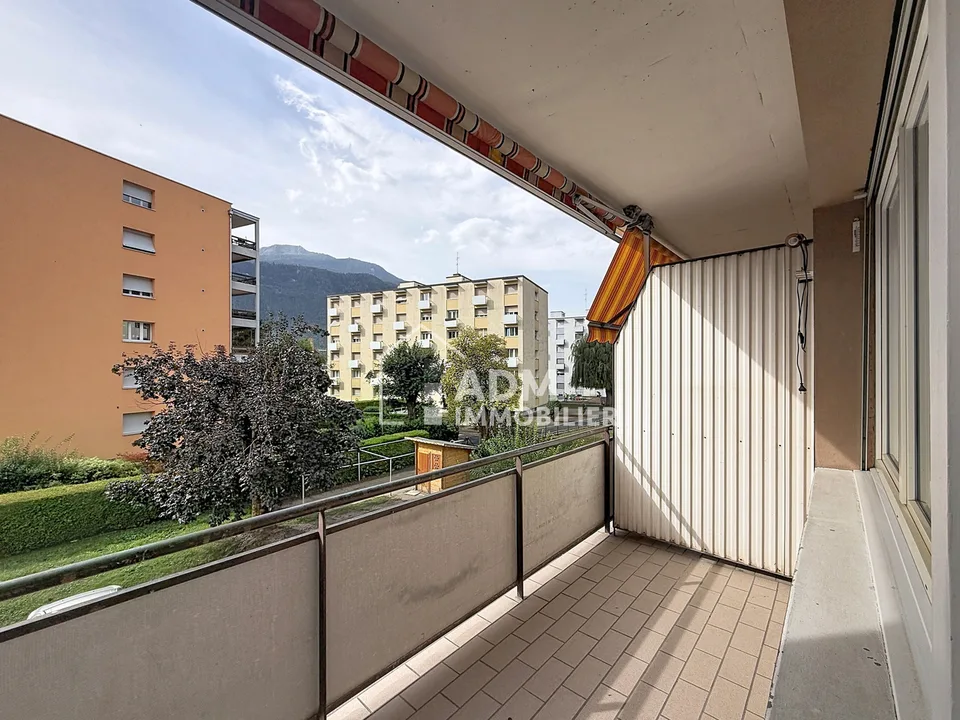 Appartement de 3.5 pièces avec deux places de parc
