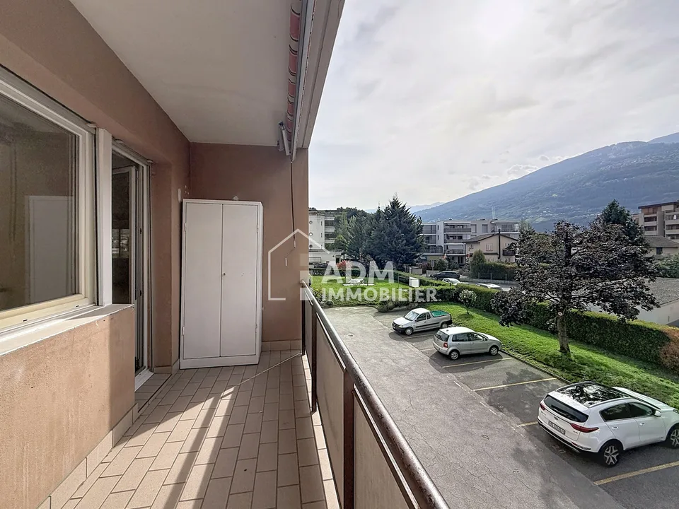 Appartement de 3.5 pièces avec deux places de parc