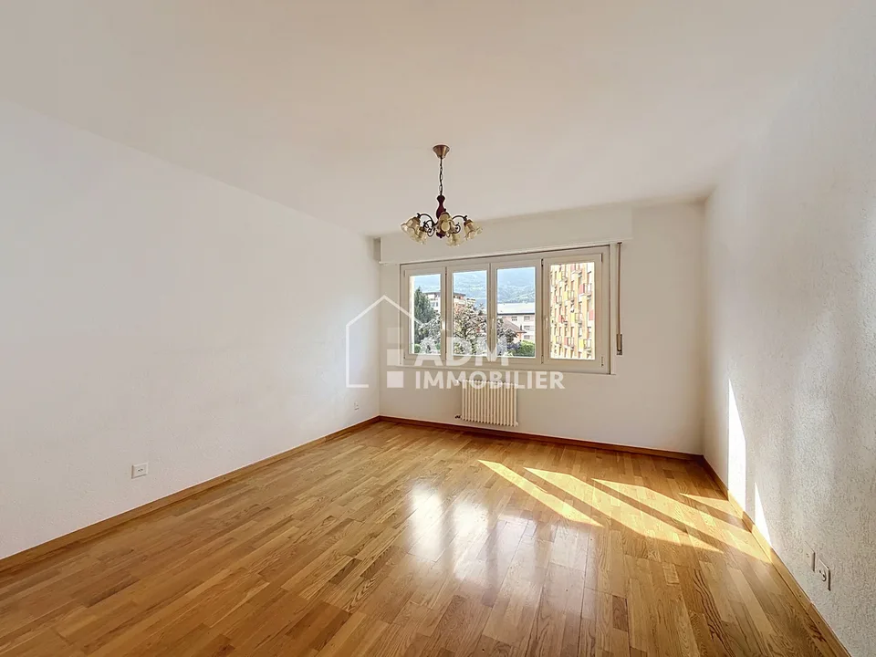 Appartement de 3.5 pièces avec deux places de parc