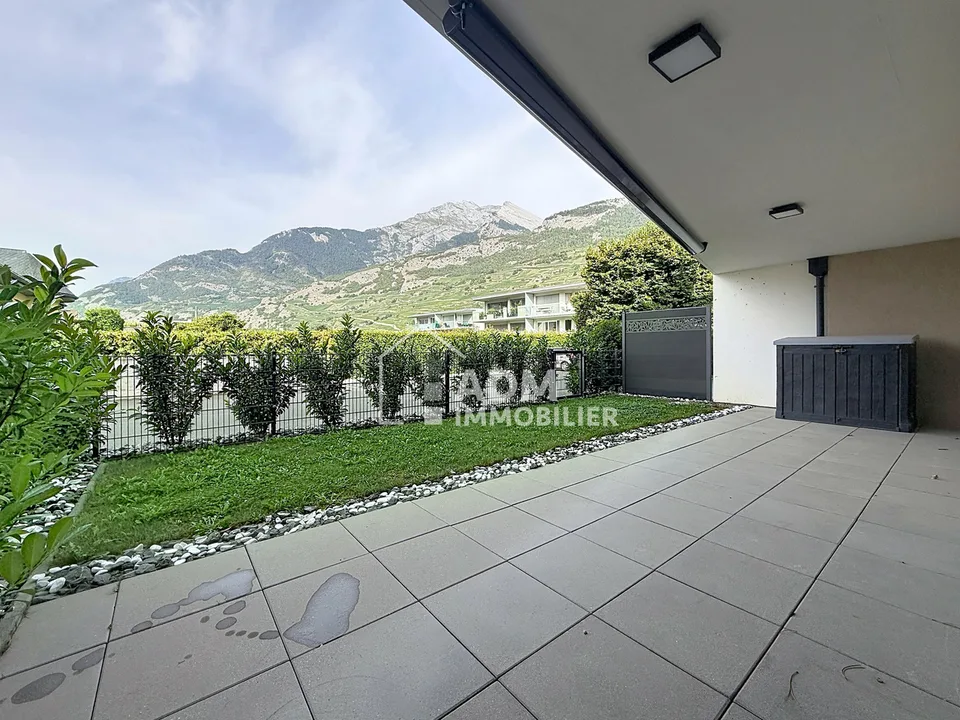 Vétroz, Superbo appartamento con giardino privato