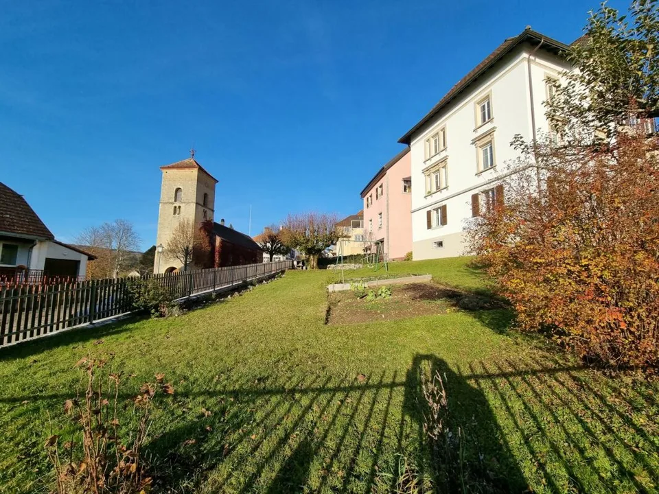 Bemerkenswertes Gebäude mit Blick auf den Doubs – Foto 4 von 22