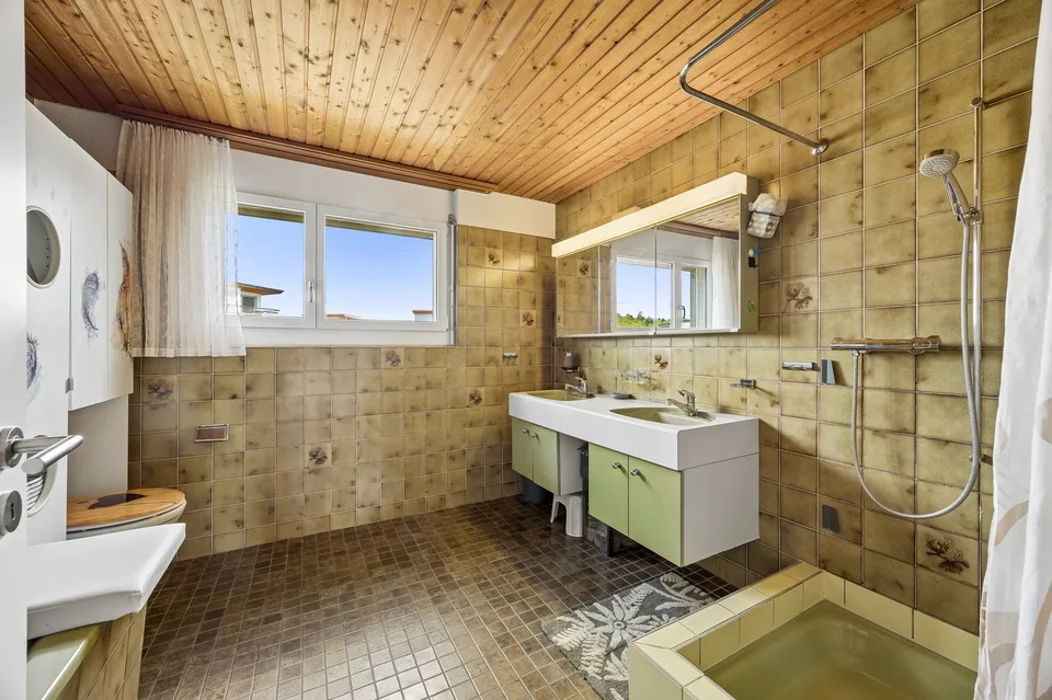 Freistehendes EFH mit 6.5 Zimmer und viel Umschwung – Foto 5 von 13