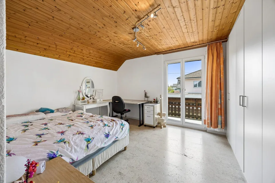 Freistehendes EFH mit 6.5 Zimmer und viel Umschwung – Foto 8 von 13