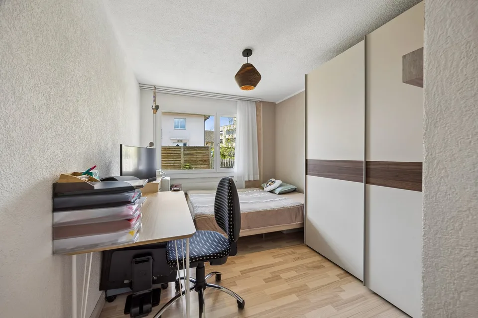 Freistehendes EFH mit 6.5 Zimmer und viel Umschwung – Foto 4 von 13
