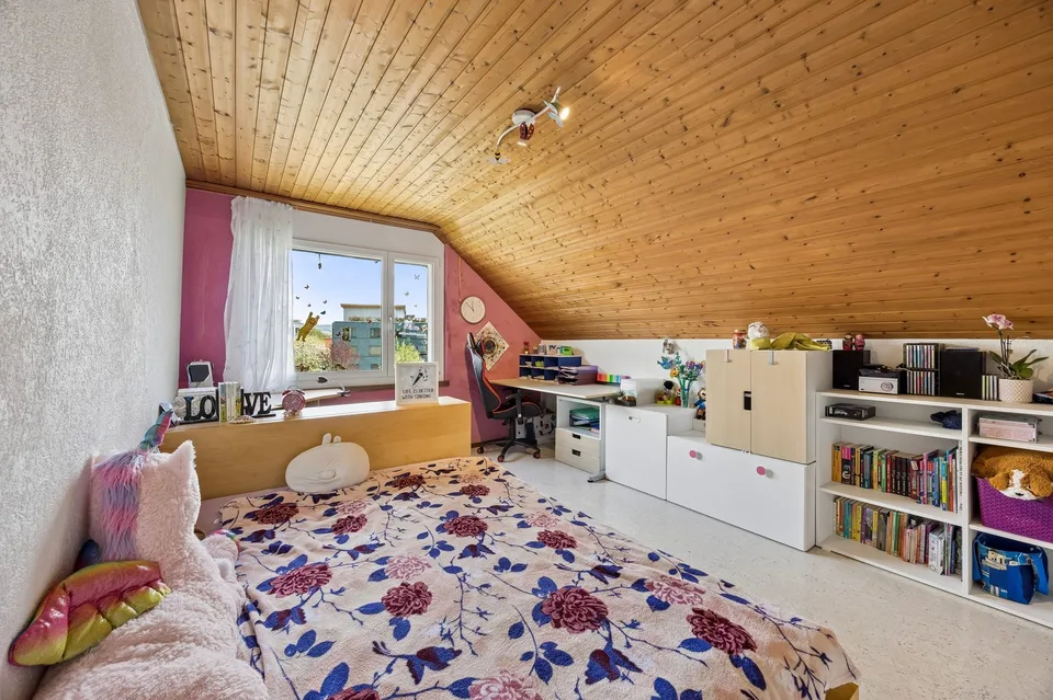 Freistehendes EFH mit 6.5 Zimmer und viel Umschwung – Foto 6 von 13
