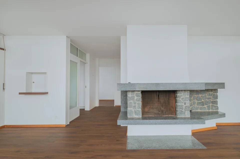Appartement spacieux 5.5 pièces en attique au cœur de Kloten – photo 3 sur 9