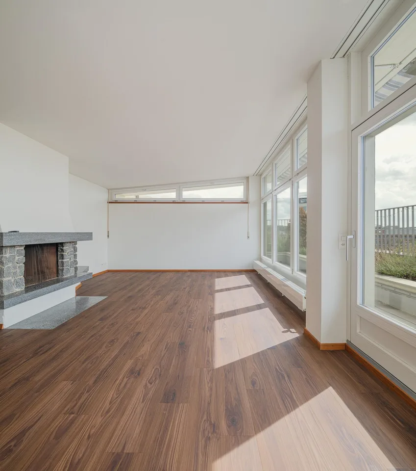 Appartement spacieux 5.5 pièces en attique au cœur de Kloten – photo 4 sur 9