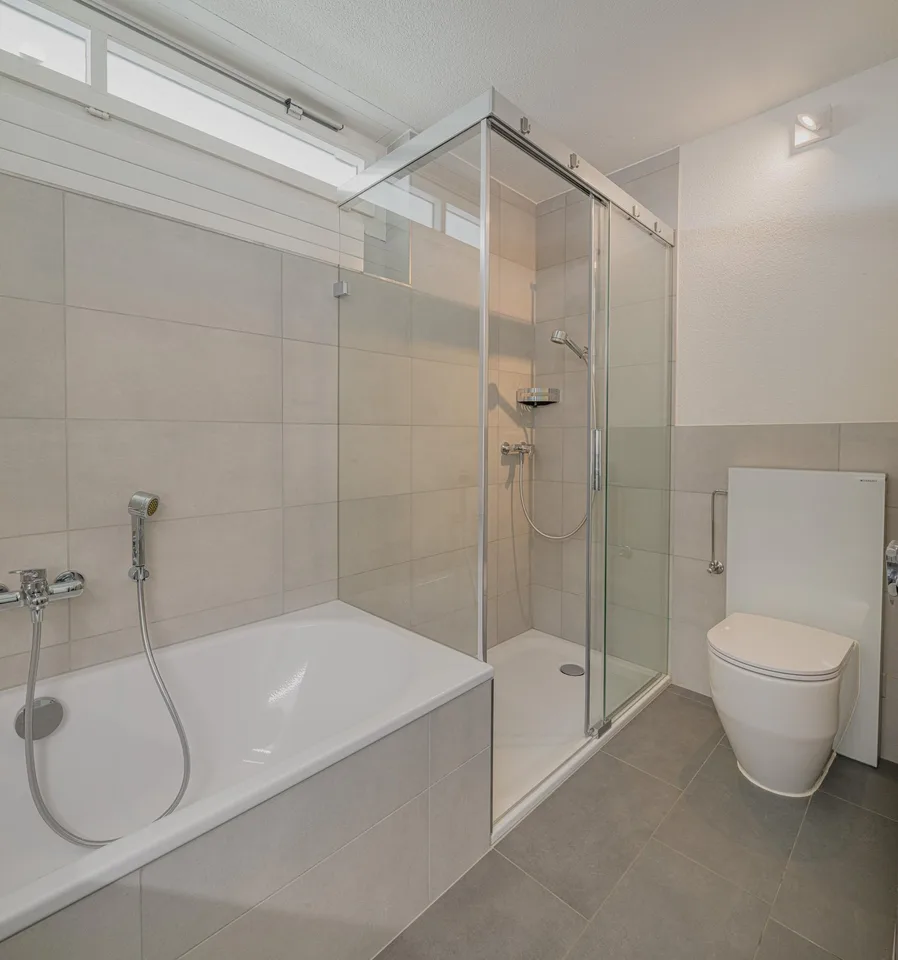 Appartement spacieux 5.5 pièces en attique au cœur de Kloten – photo 5 sur 9