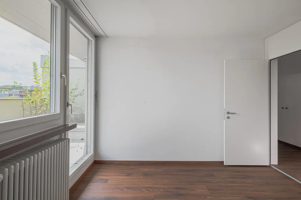 Appartement spacieux 5.5 pièces en attique au cœur de Kloten – photo 8 sur 9