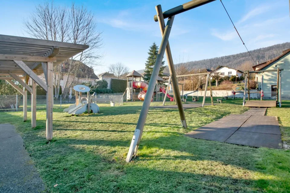 Corgémont, magnifique appartement de 2.5 pièces, ascenseur, balcon