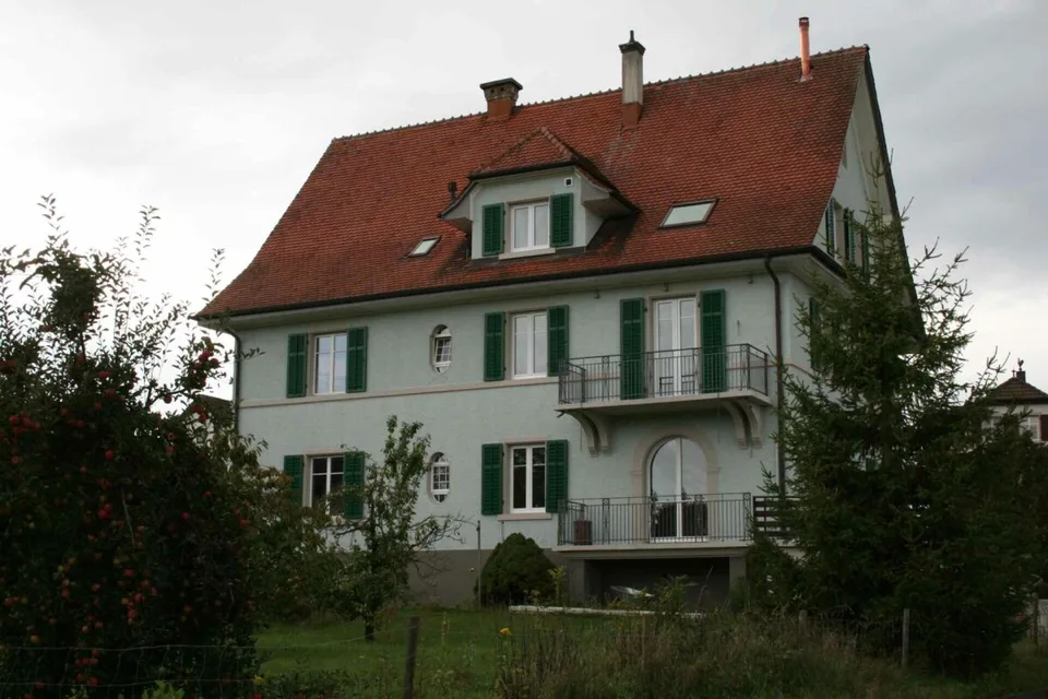 Bel appartement de 4,5 pièces dans un immeuble ancien