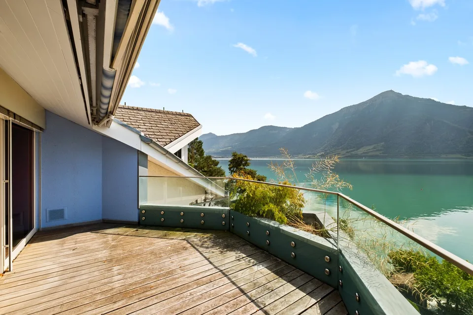 4.5-room attic apartment (190 m2) with magnificent lake view – photo 8 of 10