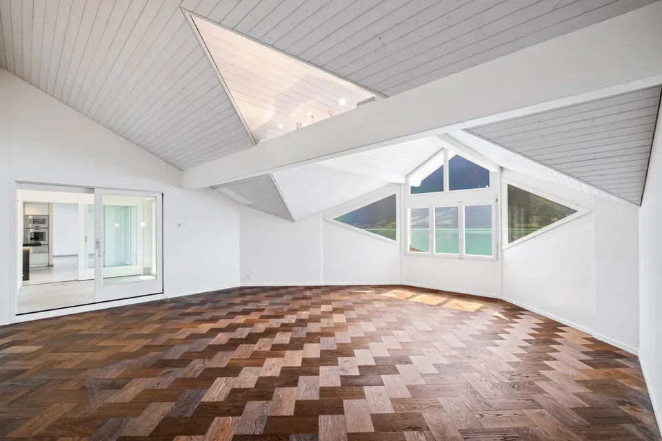 4.5-room attic apartment (190 m2) with magnificent lake view – photo 6 of 10