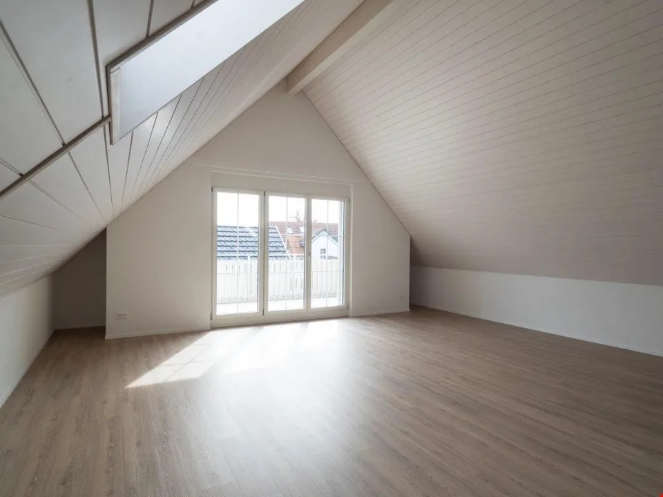 3.5 Zimmerwohnung mit 120 m2 Balkon Richtung Süden