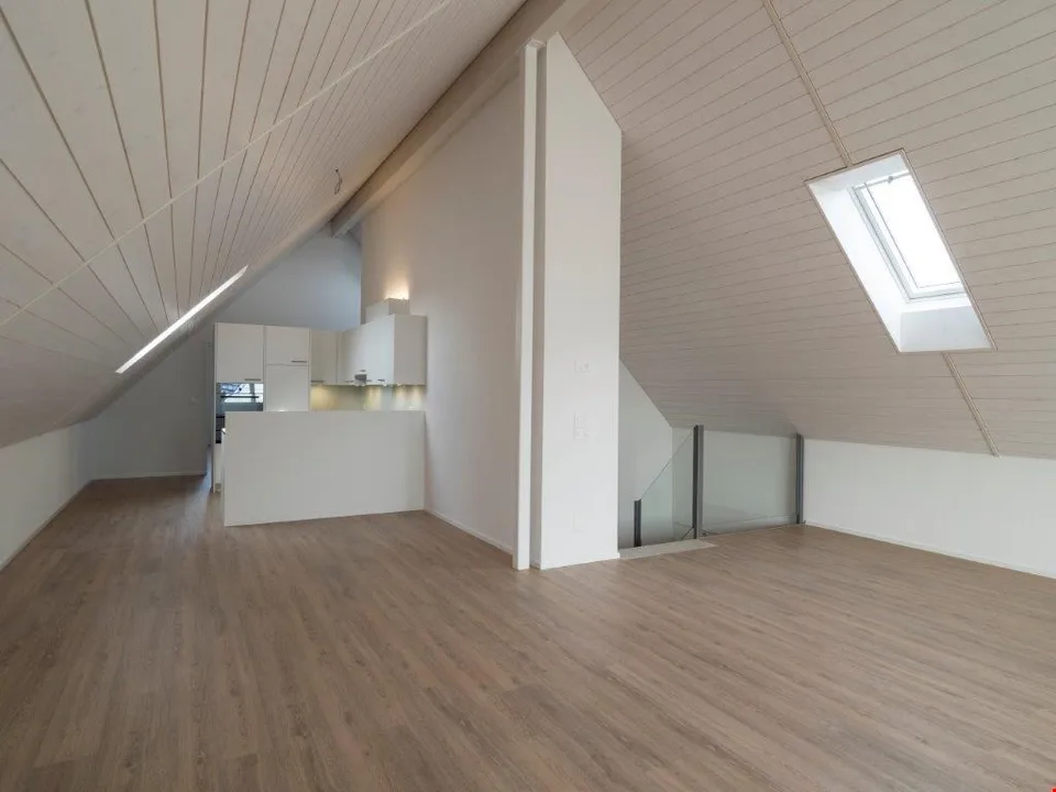 3.5 Zimmerwohnung mit 120 m2 Balkon Richtung Süden