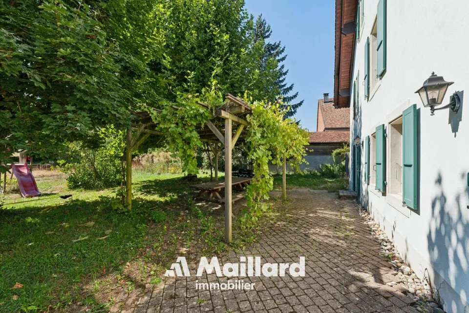 Echtes Bauernhaus mit 5.5 Zimmern und Scheune auf einem großen Grundstück von 2'309 m2 – Foto 5 von 19
