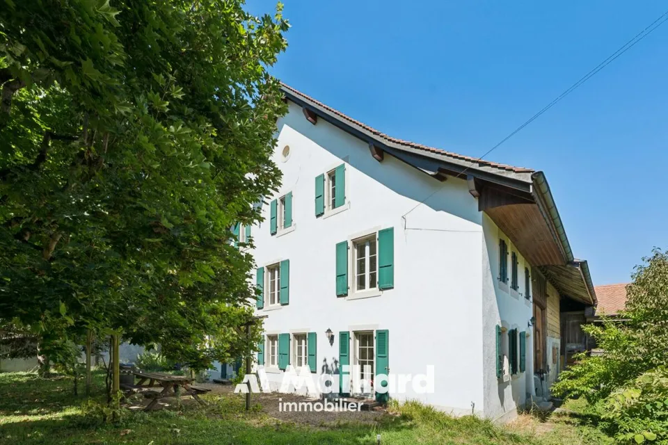 Echtes Bauernhaus mit 5.5 Zimmern und Scheune auf einem großen Grundstück von 2'309 m2 – Foto 3 von 19