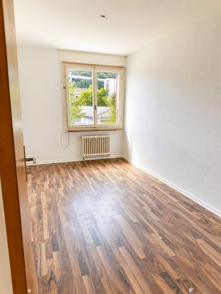 Helle 3.5-Zimmer-Wohnung mit Balkon in Biel – sofort verfügbar! – Foto 4 von 7