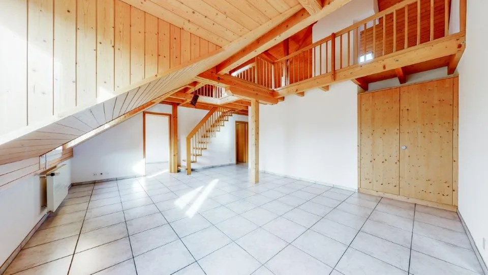 Gemütliche 2½-Zimmer-Galeriewohnung in Ittigen - schöne Wohnung zentral und doch ruhig