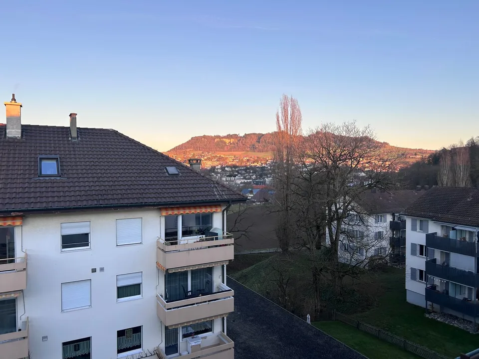 Gemütliche 2½-Zimmer-Galeriewohnung in Ittigen - schöne Wohnung zentral und doch ruhig