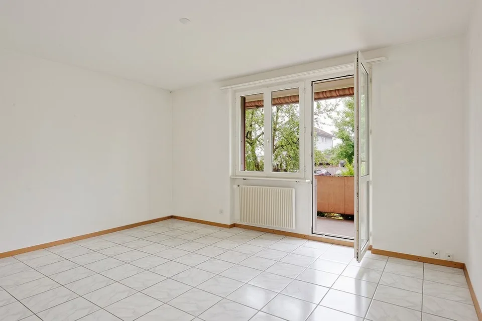 Teilsanierte 4-Zimmer Wohnung mit Charme – Foto 3 von 11