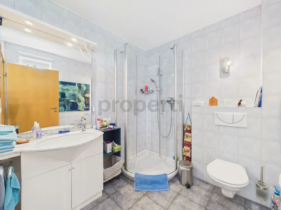 Grosser Garten zur Alleinnutzung, 250 m² Terrasse und flexible Raumaufteilung (4.5 - 5.5 Zimmer)