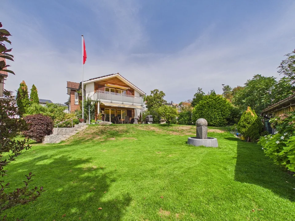 Grosser Garten zur Alleinnutzung, 250 m² Terrasse und flexible Raumaufteilung (4.5 - 5.5 Zimmer)