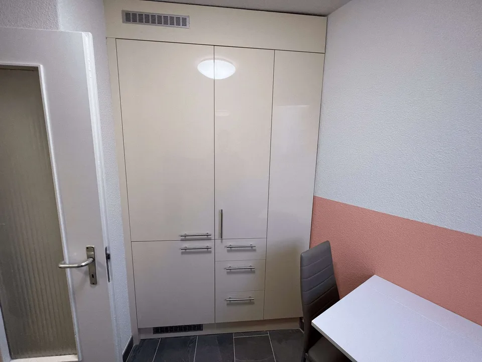 Furnished room in modernised apartment in a top location – Foto 12 von 14