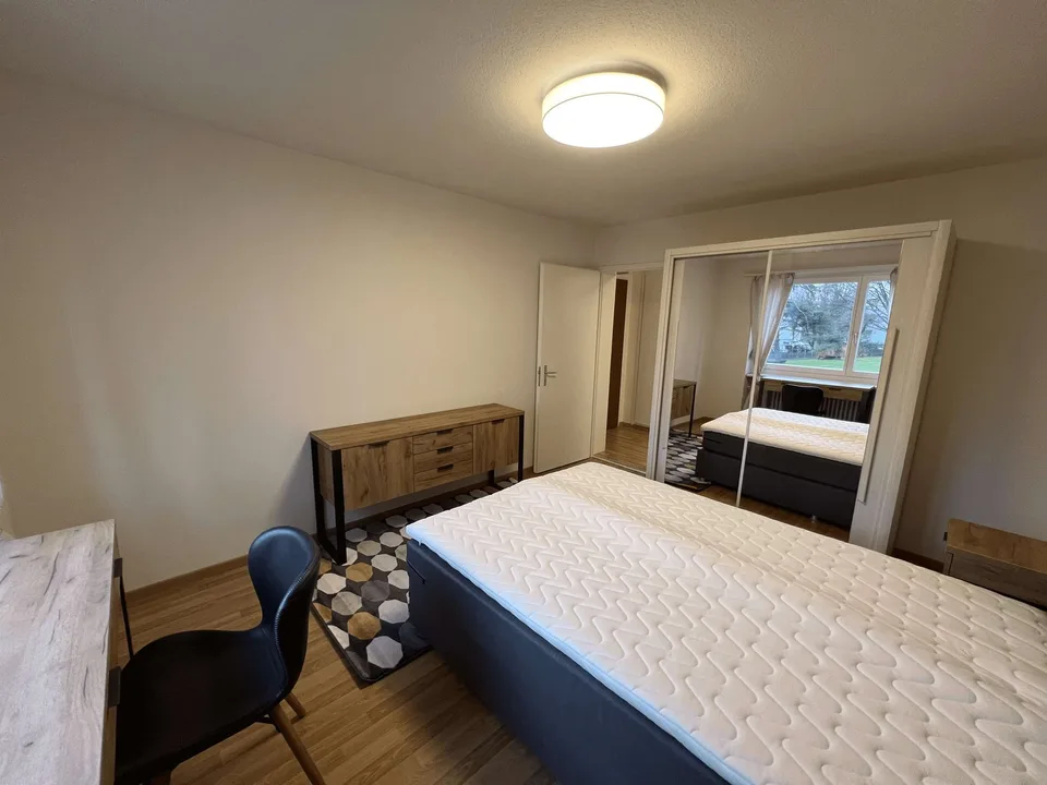 Furnished room in modernised apartment in a top location – Foto 4 von 14