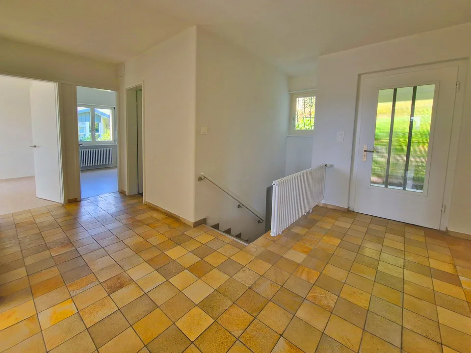 Ampia casa unifamiliare di 6 locali con molta privacy e vista panoramica a Biberstein
