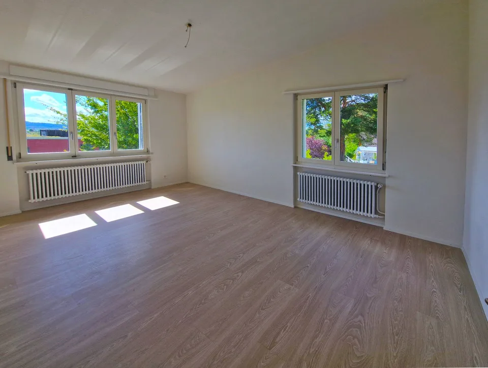 Ampia casa unifamiliare di 6 locali con molta privacy e vista panoramica a Biberstein