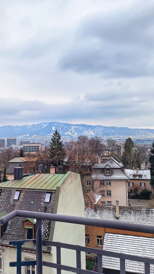 Geräumige 4.5-Zimmer-Wohnung mit Balkon in Zürich 8006 – Foto 6 von 7