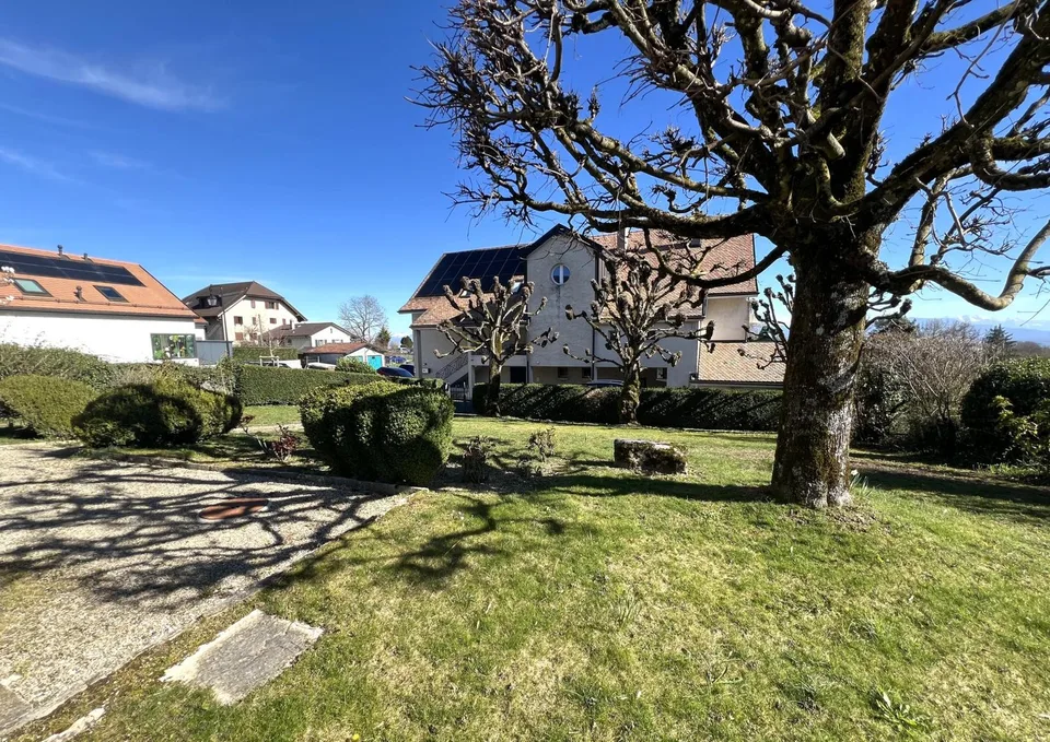 6.5 Zimmer Einfamilienhaus in Givrins | UrbanHome
