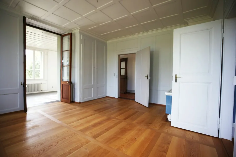 Spacious 5-room apartment in a former farmhouse