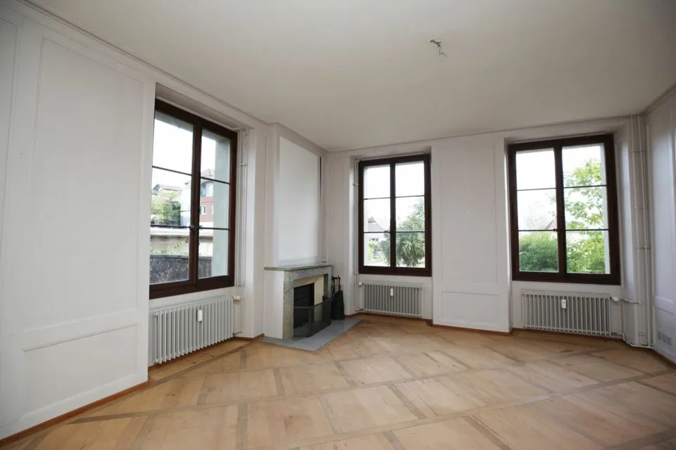 Spacious 5-room apartment in a former farmhouse