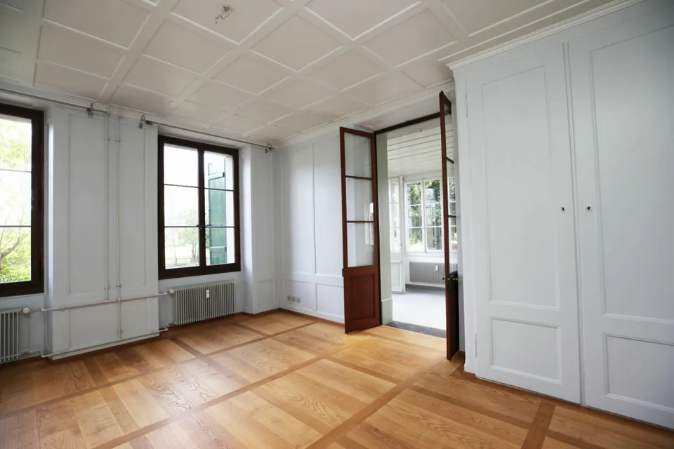 Spacious 5-room apartment in a former farmhouse