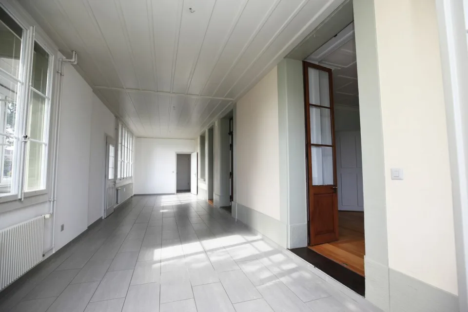 Spacious 5-room apartment in a former farmhouse