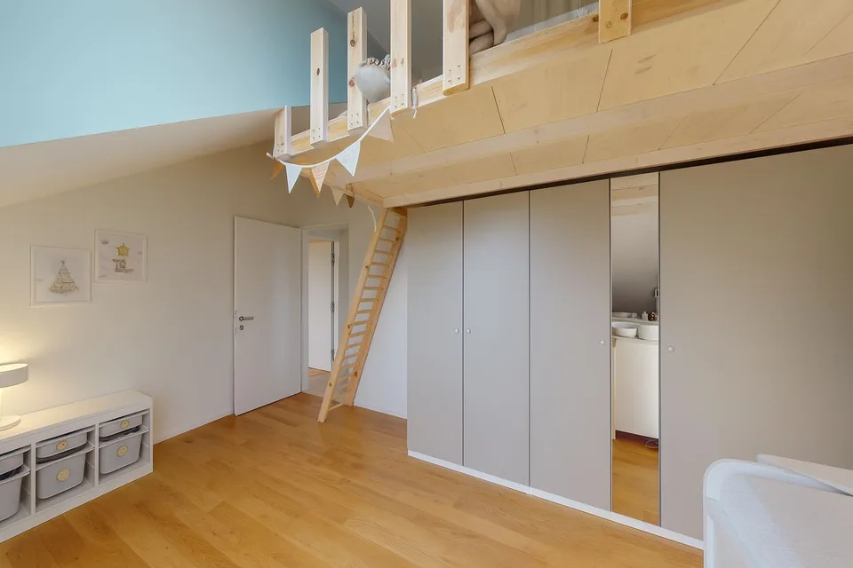 Appartement spacieux 4.5 pièces en mansarde avec terrasse de 18 m²