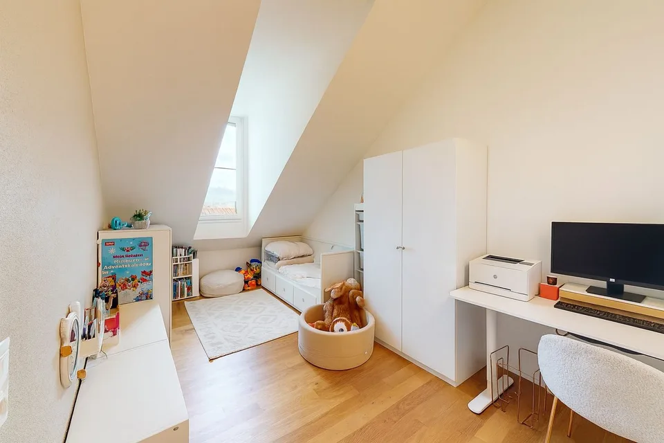 Appartement spacieux 4.5 pièces en mansarde avec terrasse de 18 m²