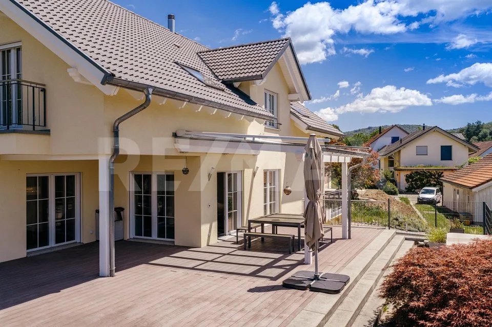 Exklusives 9.5 Zimmer Einfamilienhaus in Schlattingen, TG – photo 3 sur 13