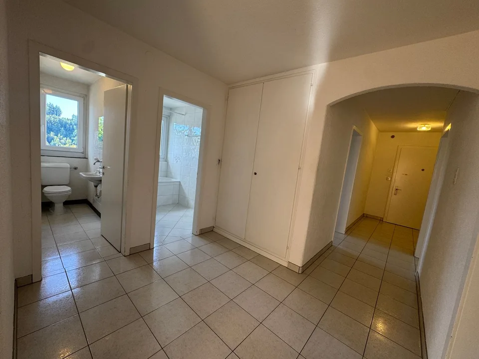 Geräumige 5-Zimmer-Wohnung mit Balkon in ruhiger Lage
