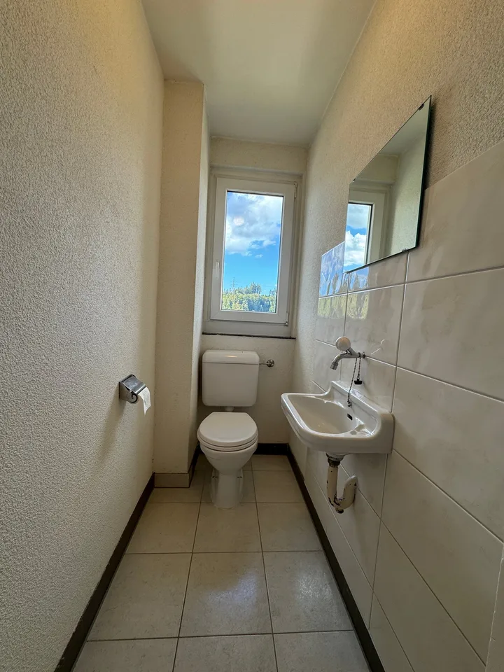 Geräumige 5-Zimmer-Wohnung mit Balkon in ruhiger Lage