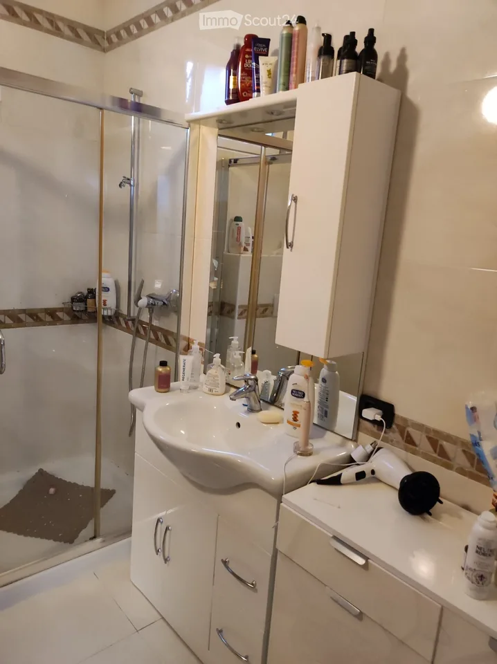 Location appartement lumineux meublé compris les frais et parking