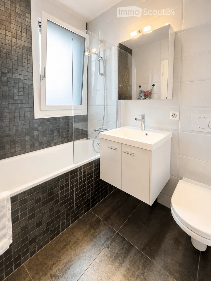 St-Sulpice – Appartamento luminoso di 70m2 con veranda, grande terrazza e accesso al giardino