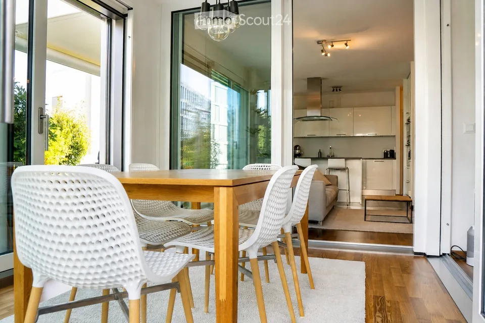 St-Sulpice – Appartamento luminoso di 70m2 con veranda, grande terrazza e accesso al giardino