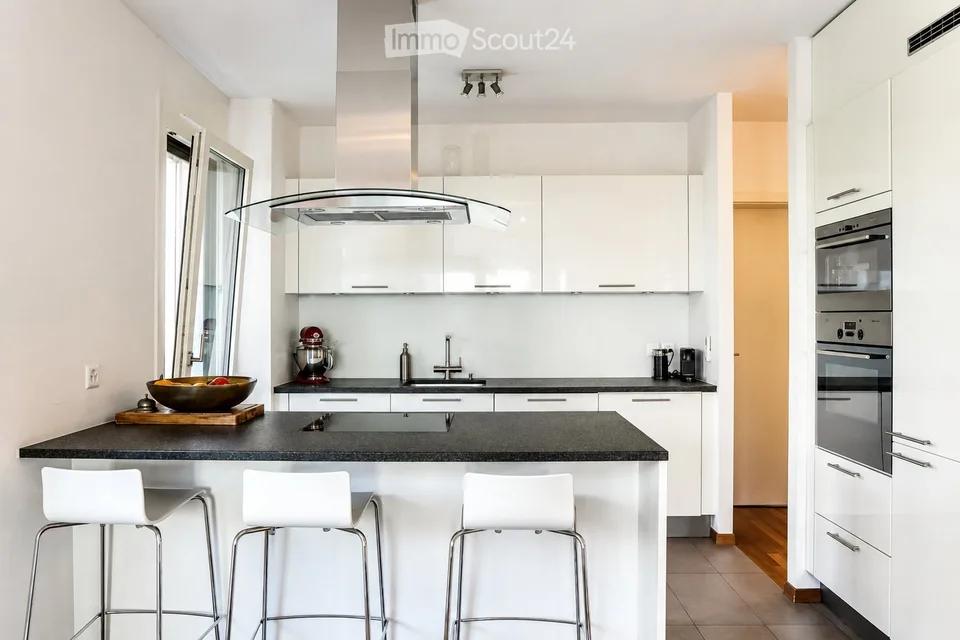 St-Sulpice – Appartamento luminoso di 70m2 con veranda, grande terrazza e accesso al giardino