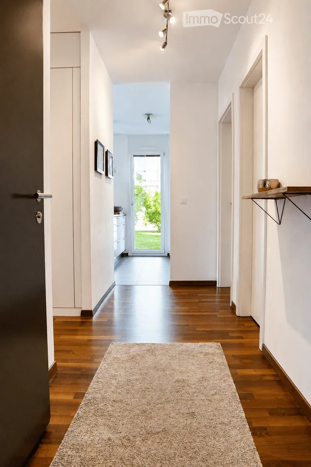 St-Sulpice – Appartamento luminoso di 70m2 con veranda, grande terrazza e accesso al giardino