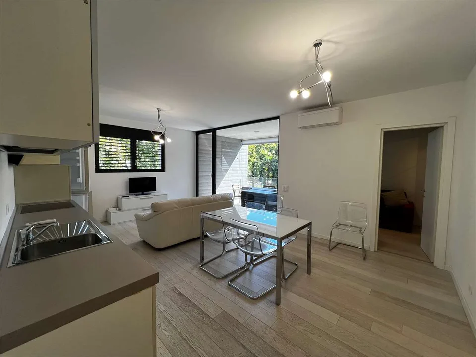 Rif. 2705 Lugano - Elegantes 3.5-Zimmer-Wohnung mit Terrasse nur wenige Schritte entfernt – Foto 3 von 10